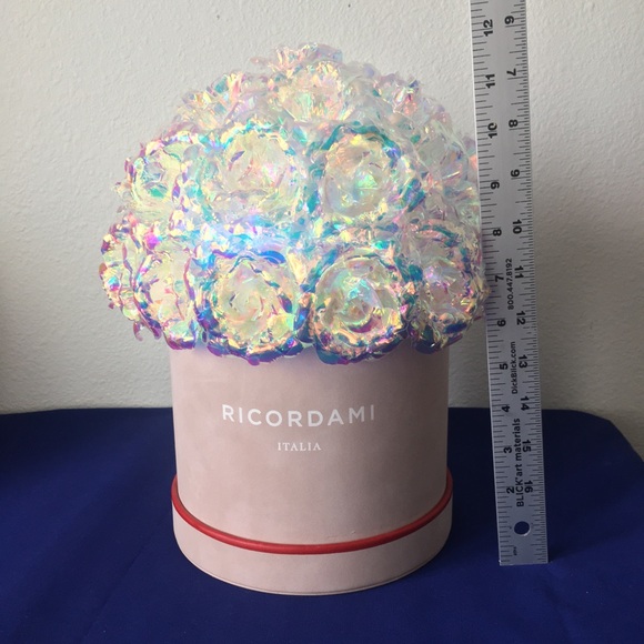 Ricordami Iridescent Rose Bouquet - Picture 4 of 4